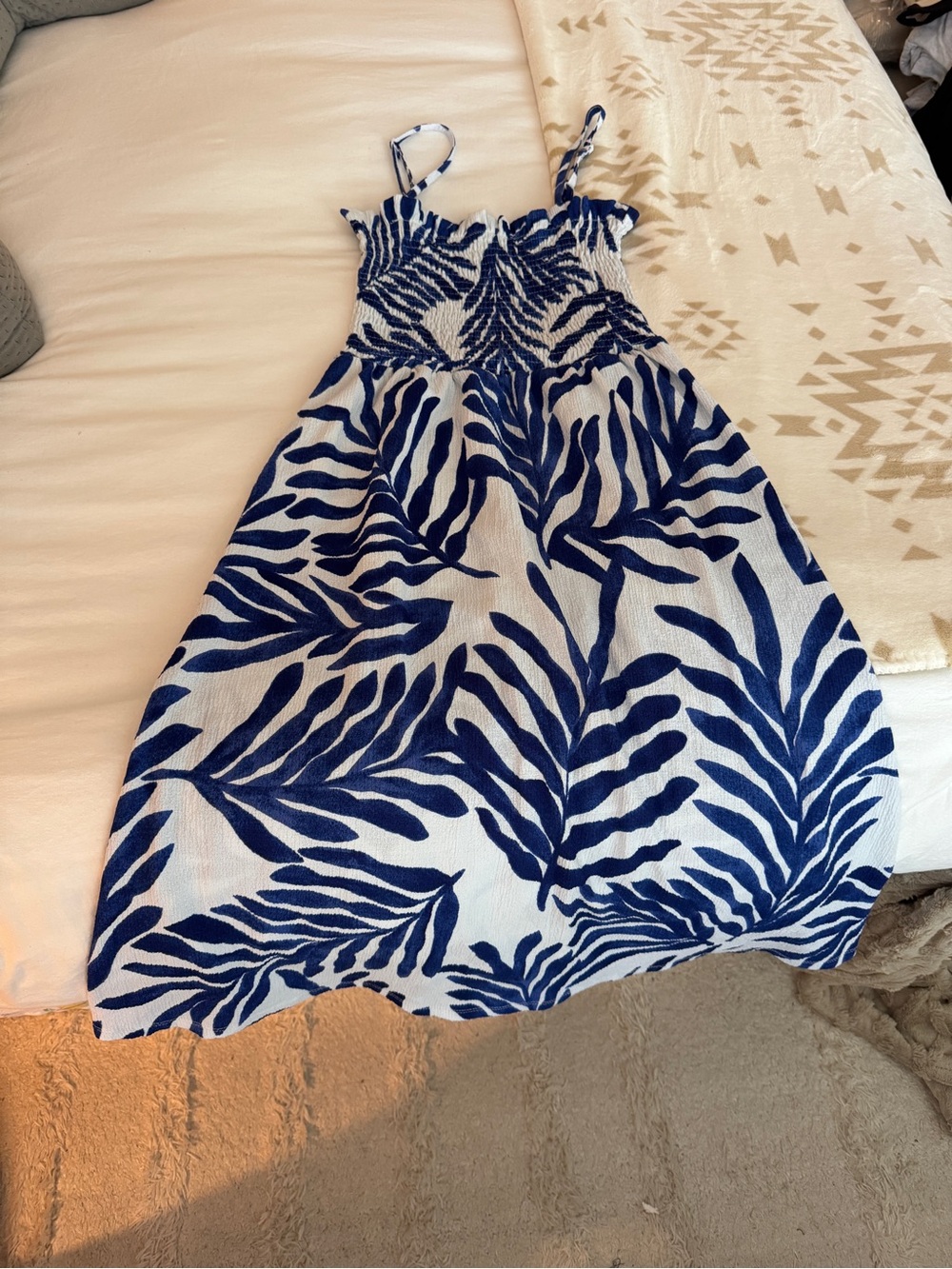 H&M Blue and White Leaf-Print Midi Sundress size M